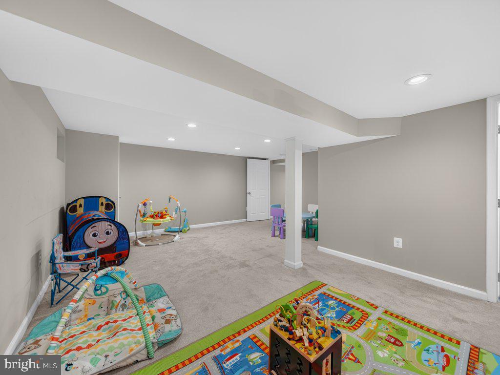 5502 Kings Park Dr Property Photo 44