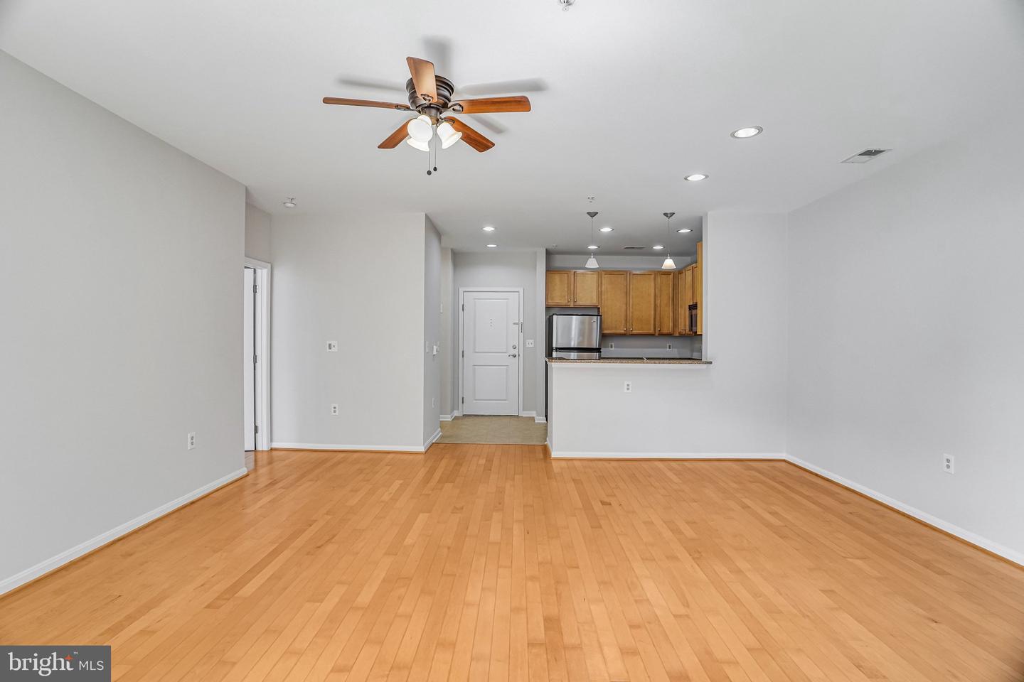 2655 Prosperity Ave #201 Property Photo 4