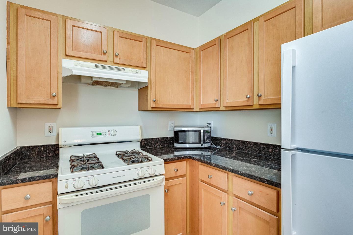 5115 Travis Edward Way #g Property Photo 3