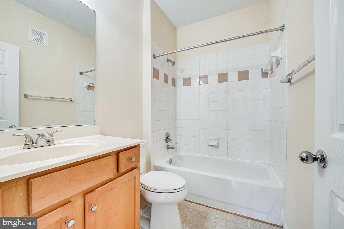 5115 Travis Edward Way #g Property Photo 9
