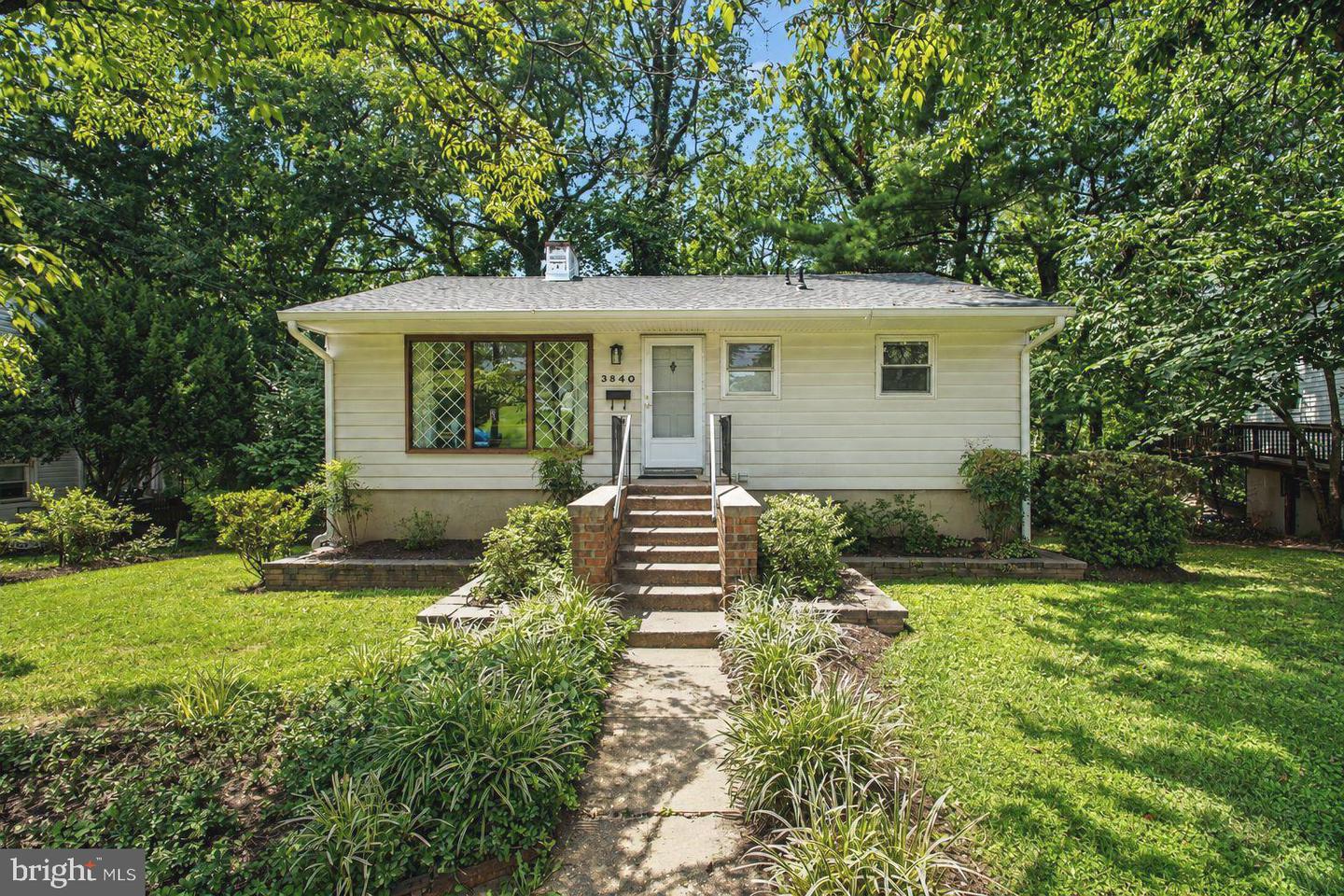 3840 PINEWOOD TER