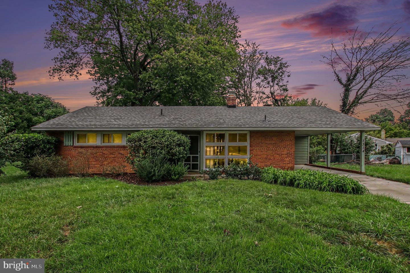 7314 Foxe Pl Property Photo 2