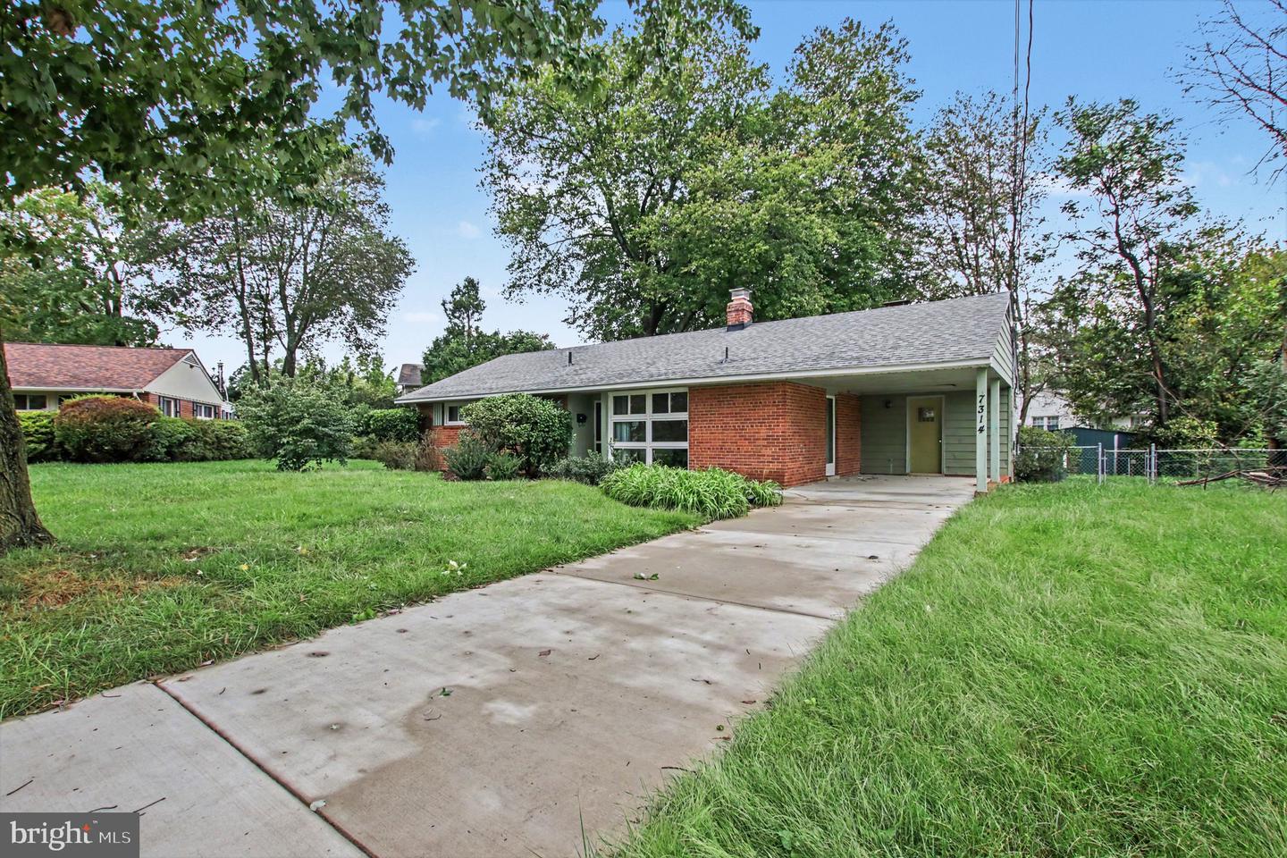 7314 Foxe Pl Property Photo 3