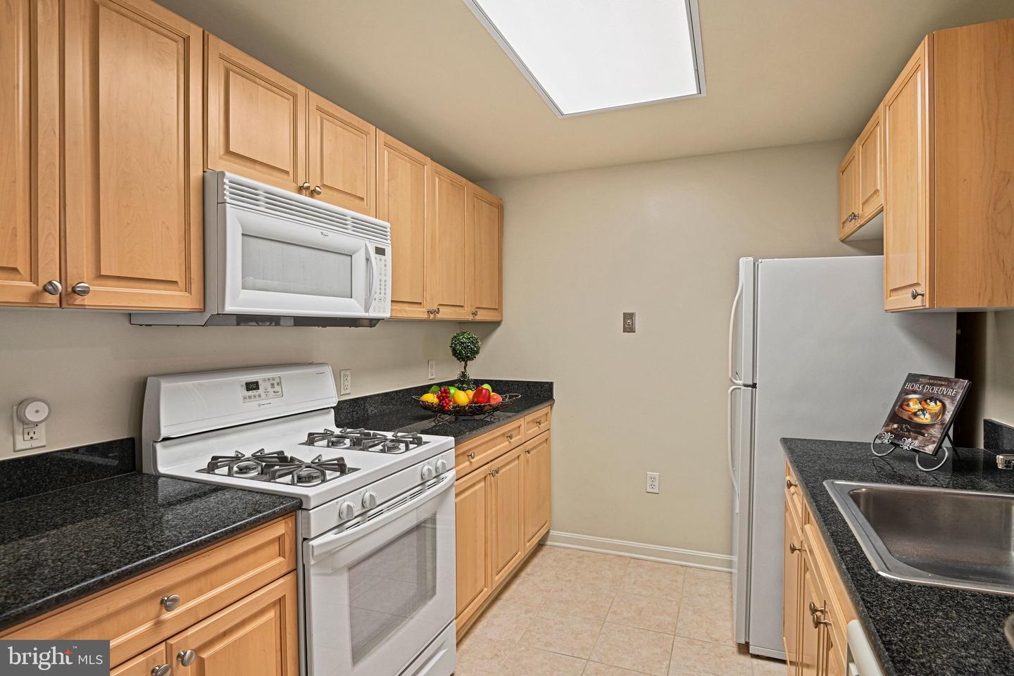 2726 Gallows Rd #417 Property Photo 11