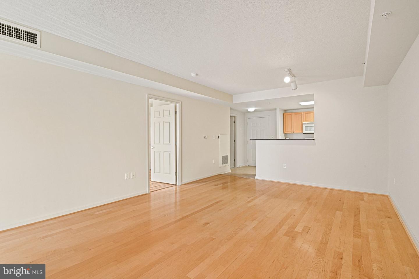 2726 Gallows Rd #417 Property Photo 17