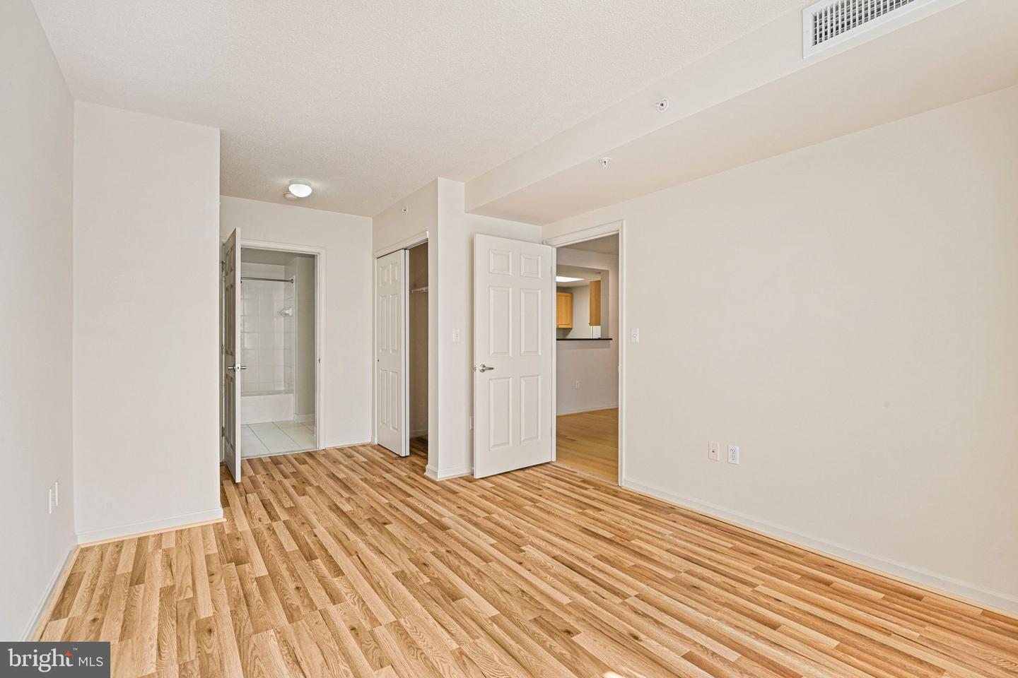 2726 Gallows Rd #417 Property Photo 19