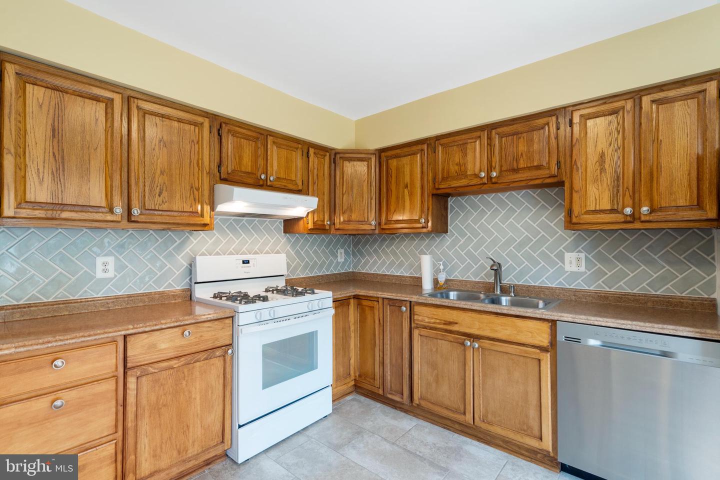 8608 Rocky Gap Ct Property Photo 5