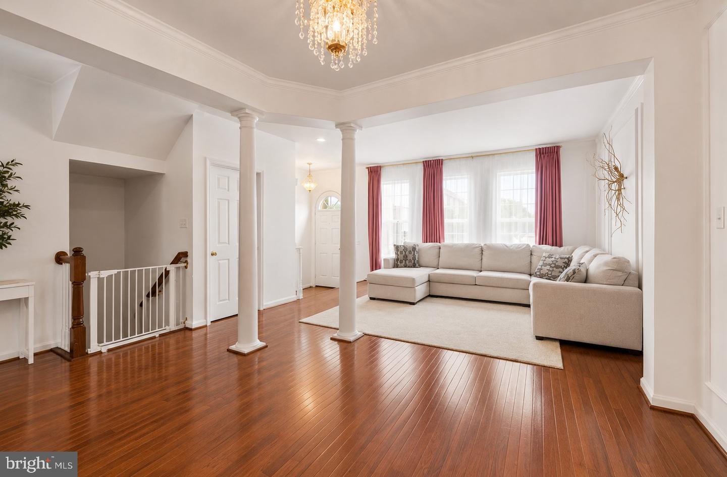 8570 Wyngate Manor Ct Property Photo 4