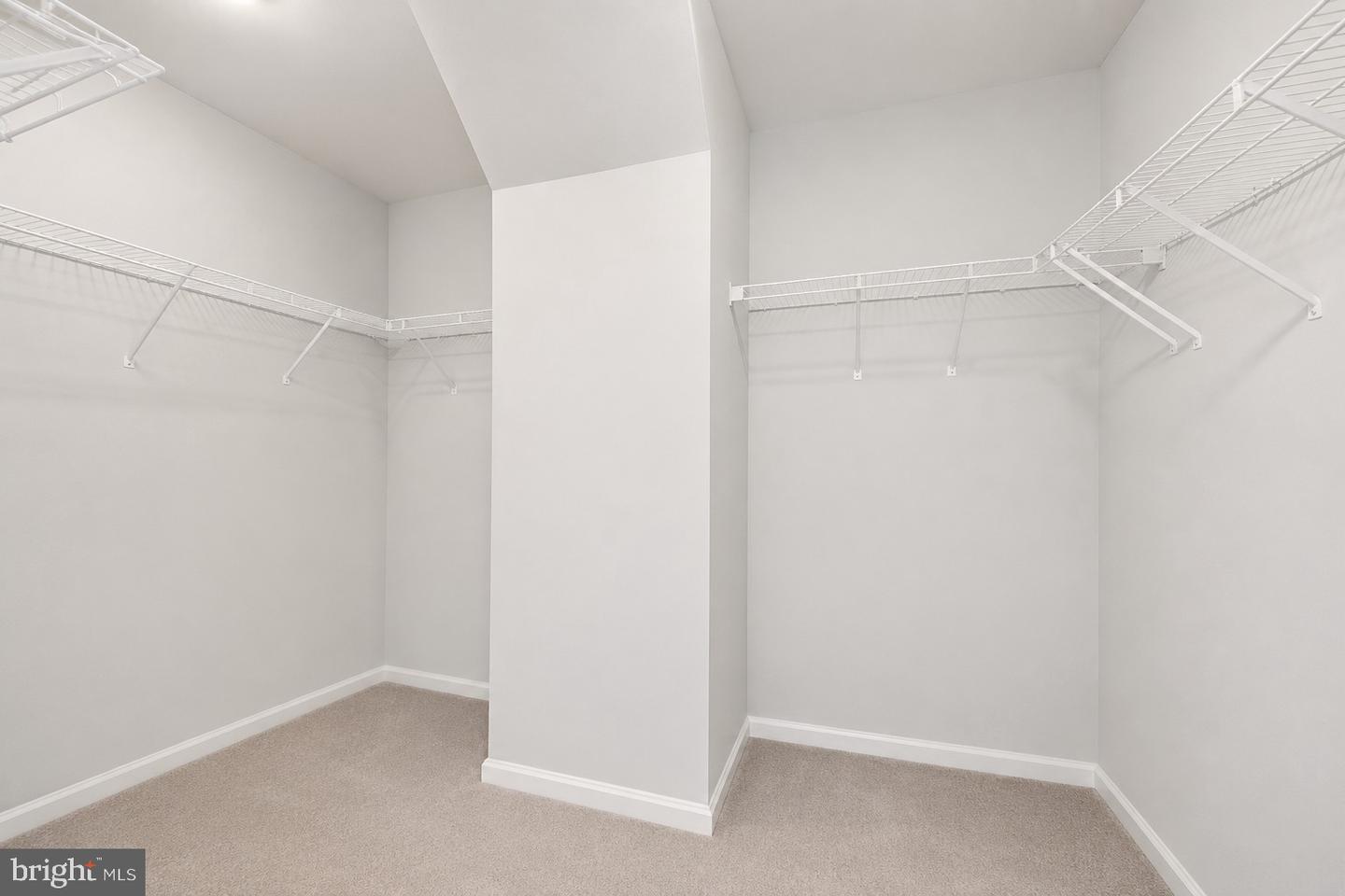 8570 Wyngate Manor Ct Property Photo 15