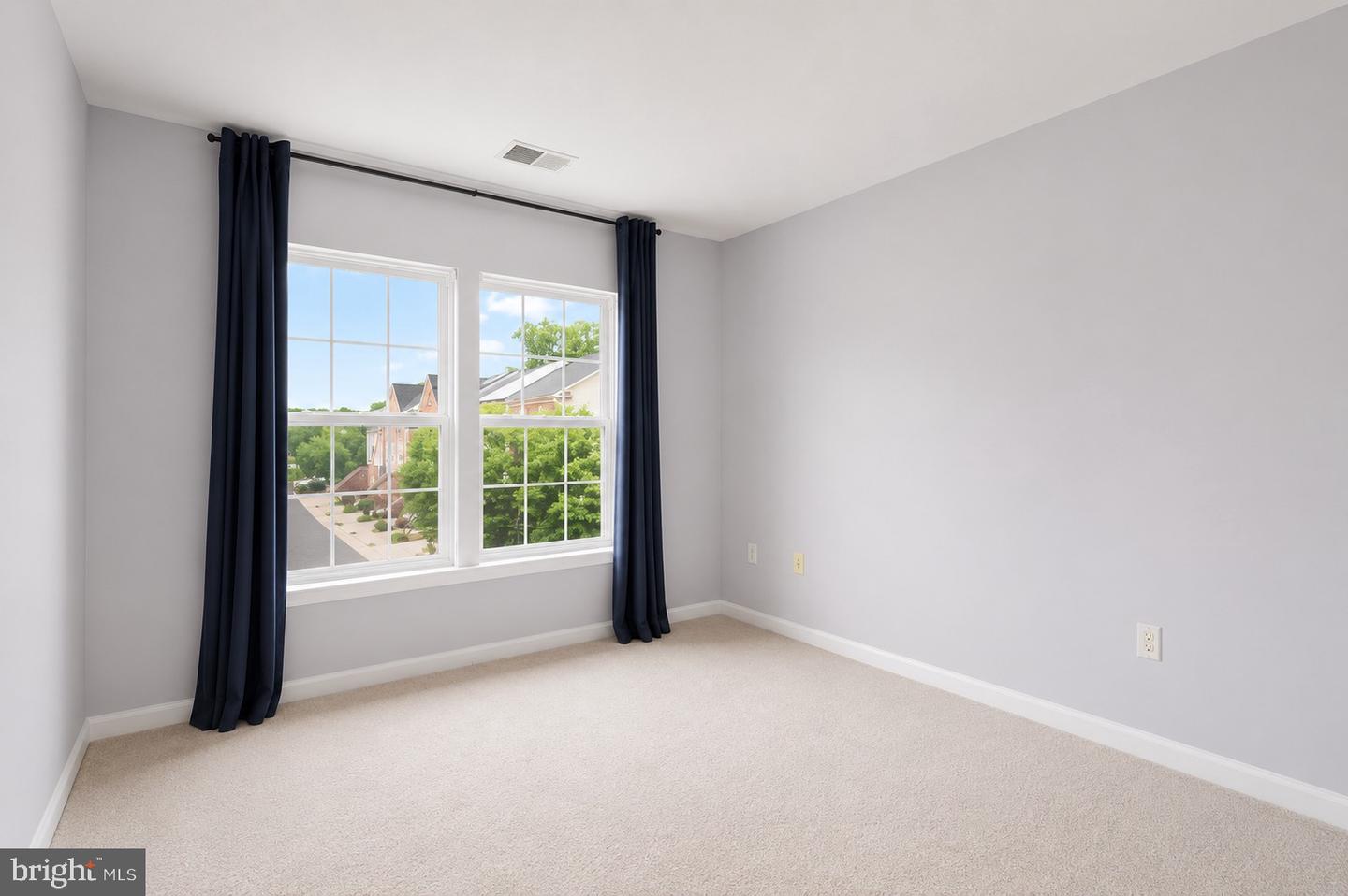 8570 Wyngate Manor Ct Property Photo 25