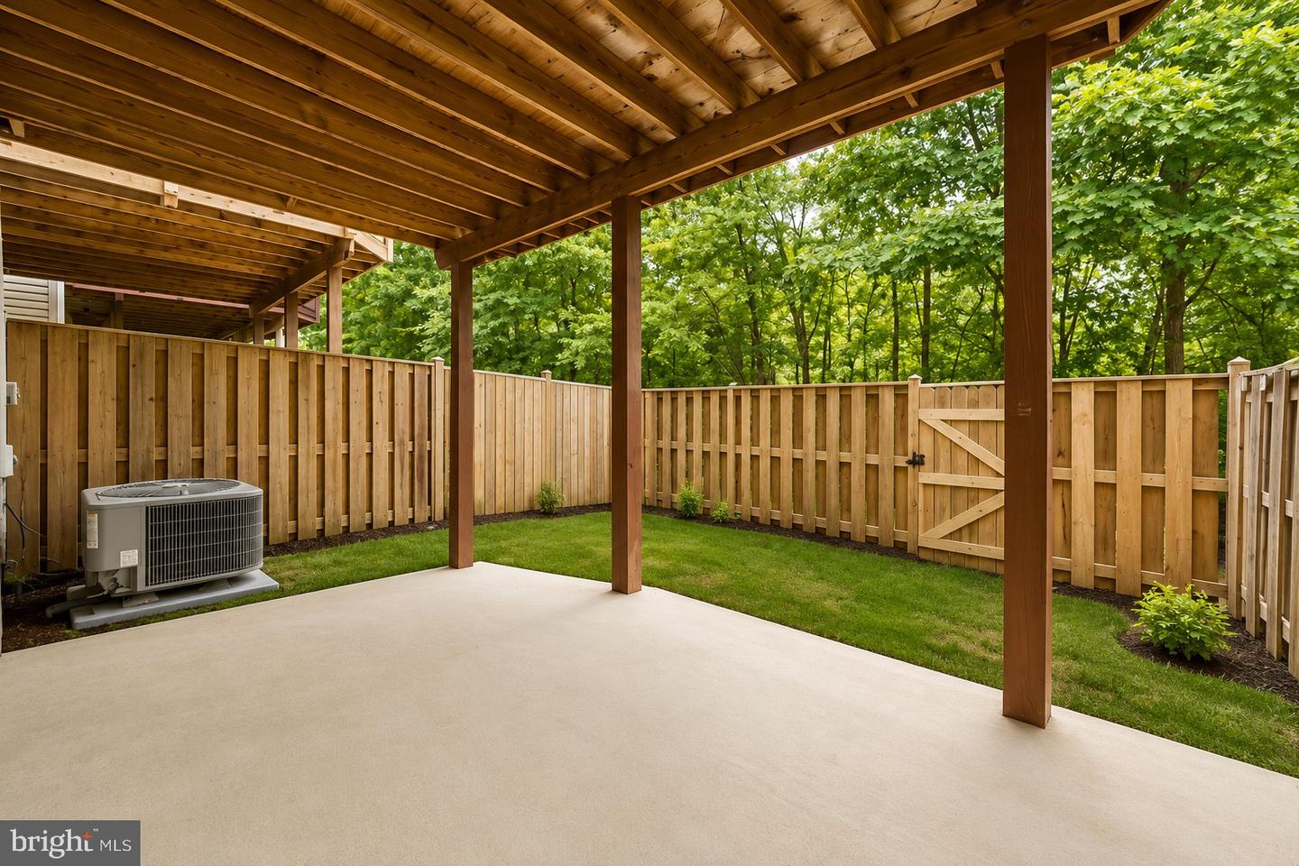 8570 Wyngate Manor Ct Property Photo 31