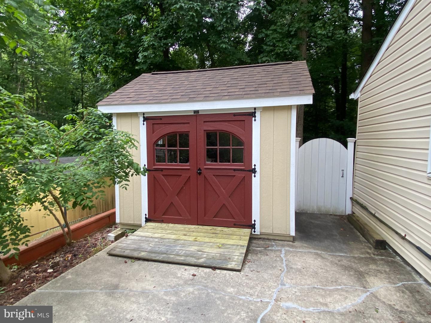 8007 Orange Plank Rd Property Photo 2