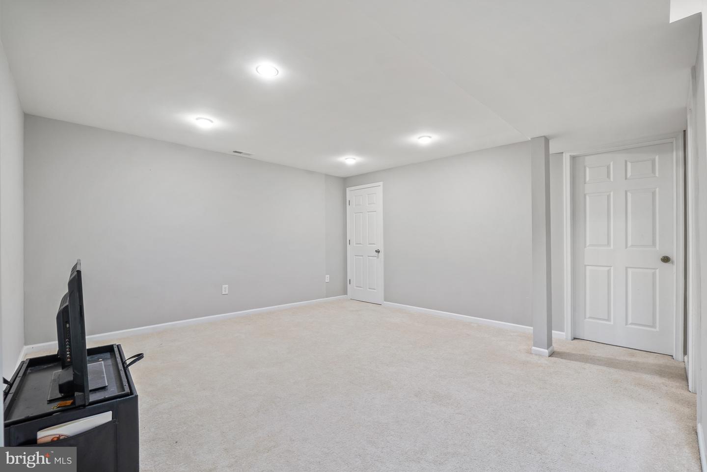 6802 Derrell Ct Property Photo 26