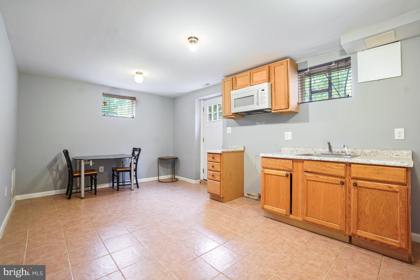 6802 Derrell Ct Property Photo 28