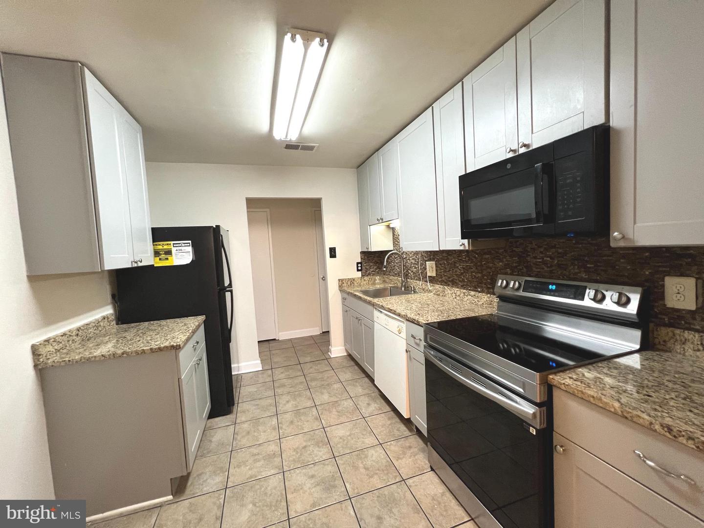 527 Florida Ave #103 Property Photo 8