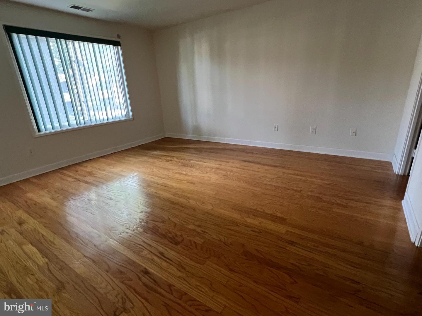 527 Florida Ave #103 Property Photo 11