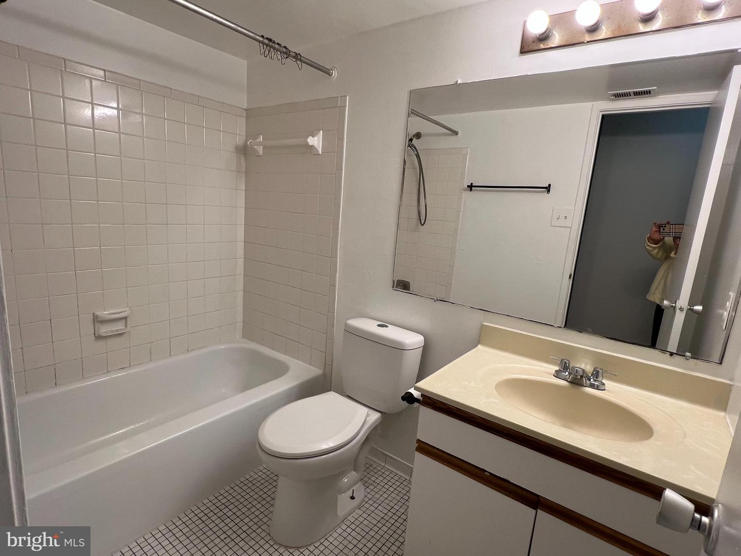 527 Florida Ave #103 Property Photo 19