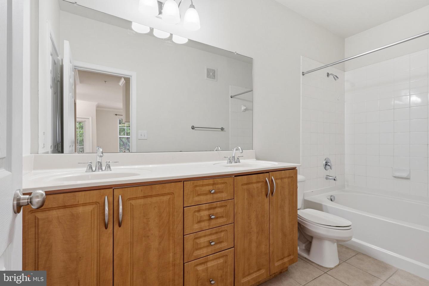 12112 Garden Grove Cir #201 Property Photo 20