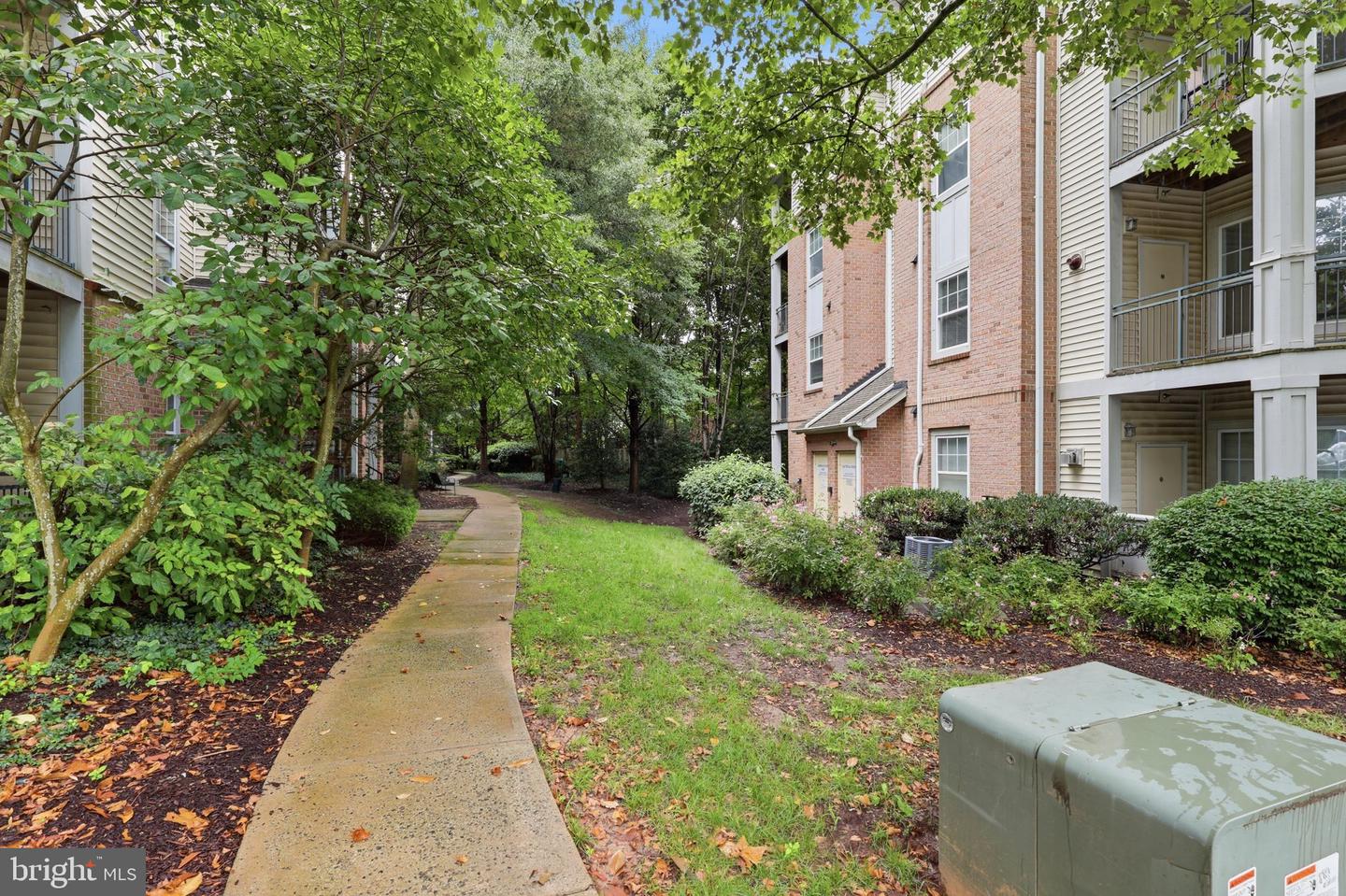12112 Garden Grove Cir #201 Property Photo 23