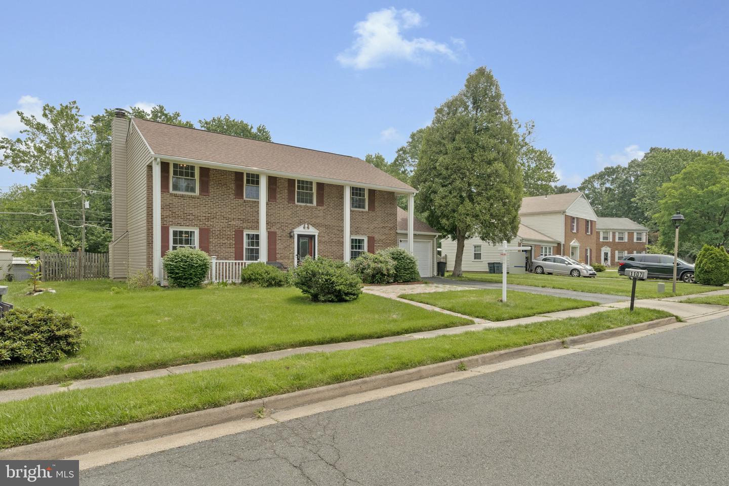 1107 Treeside Ln Property Photo 3