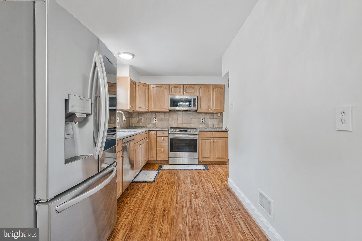 1107 Treeside Ln Property Photo 14