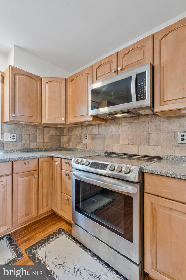 1107 Treeside Ln Property Photo 16