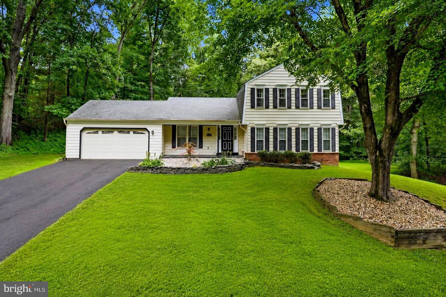 6121 Queens Brigade Ct Property Photo 1