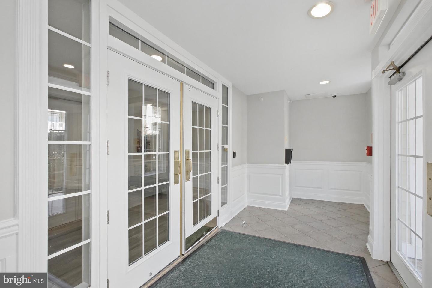 2711 Bellforest Ct #305 Property Photo 3