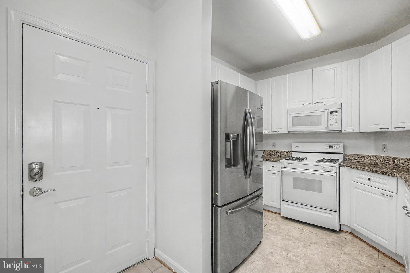 2711 Bellforest Ct #305 Property Photo 5
