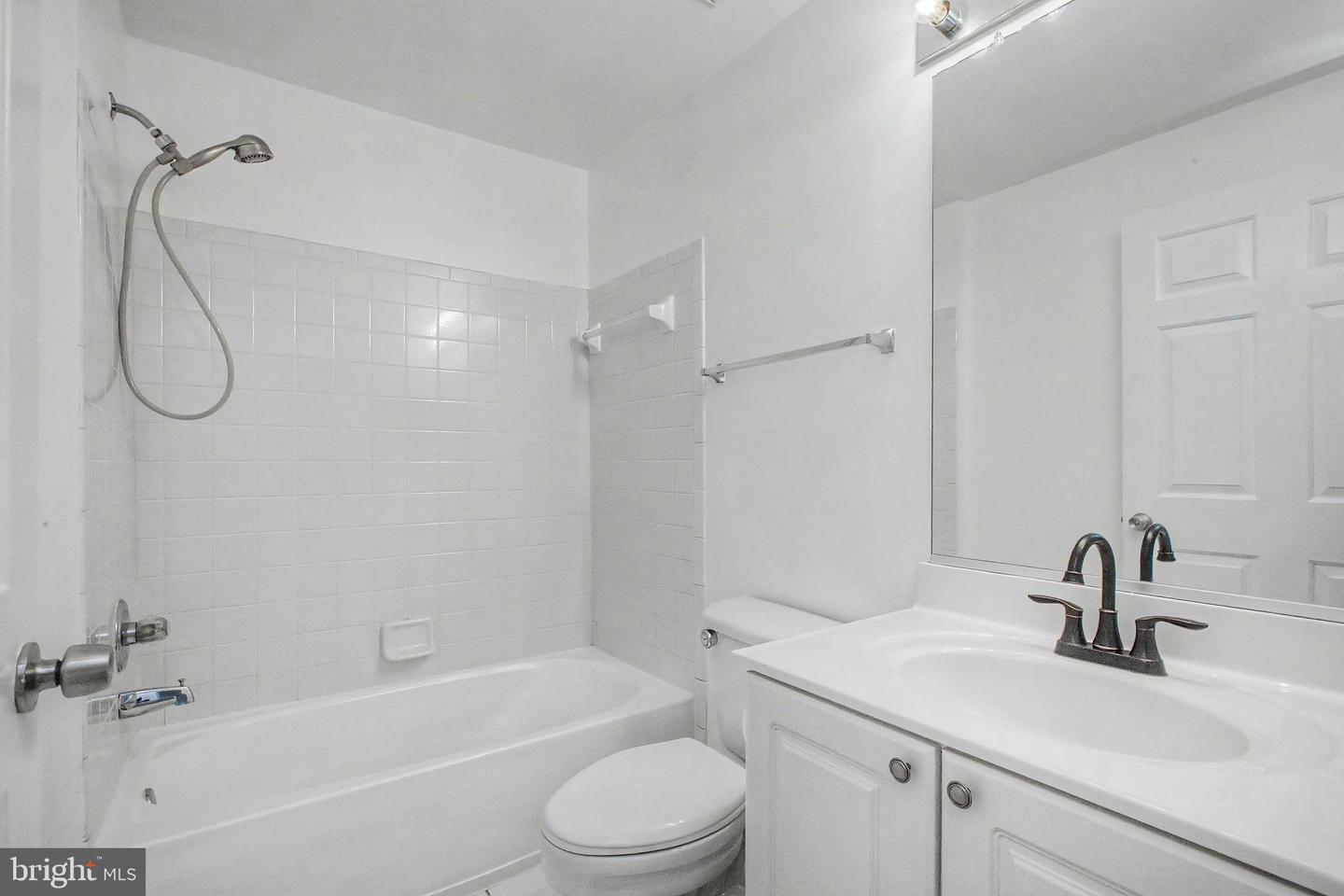 2711 Bellforest Ct #305 Property Photo 27