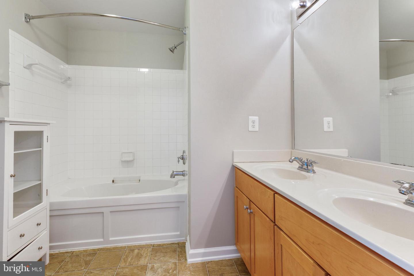 4455 Beacon Grove Cir #706a Property Photo 21