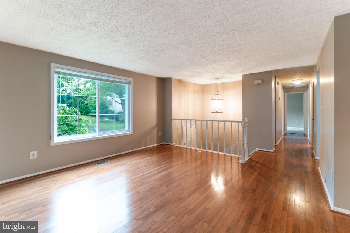 5906 Oak Leather Dr Property Photo 5
