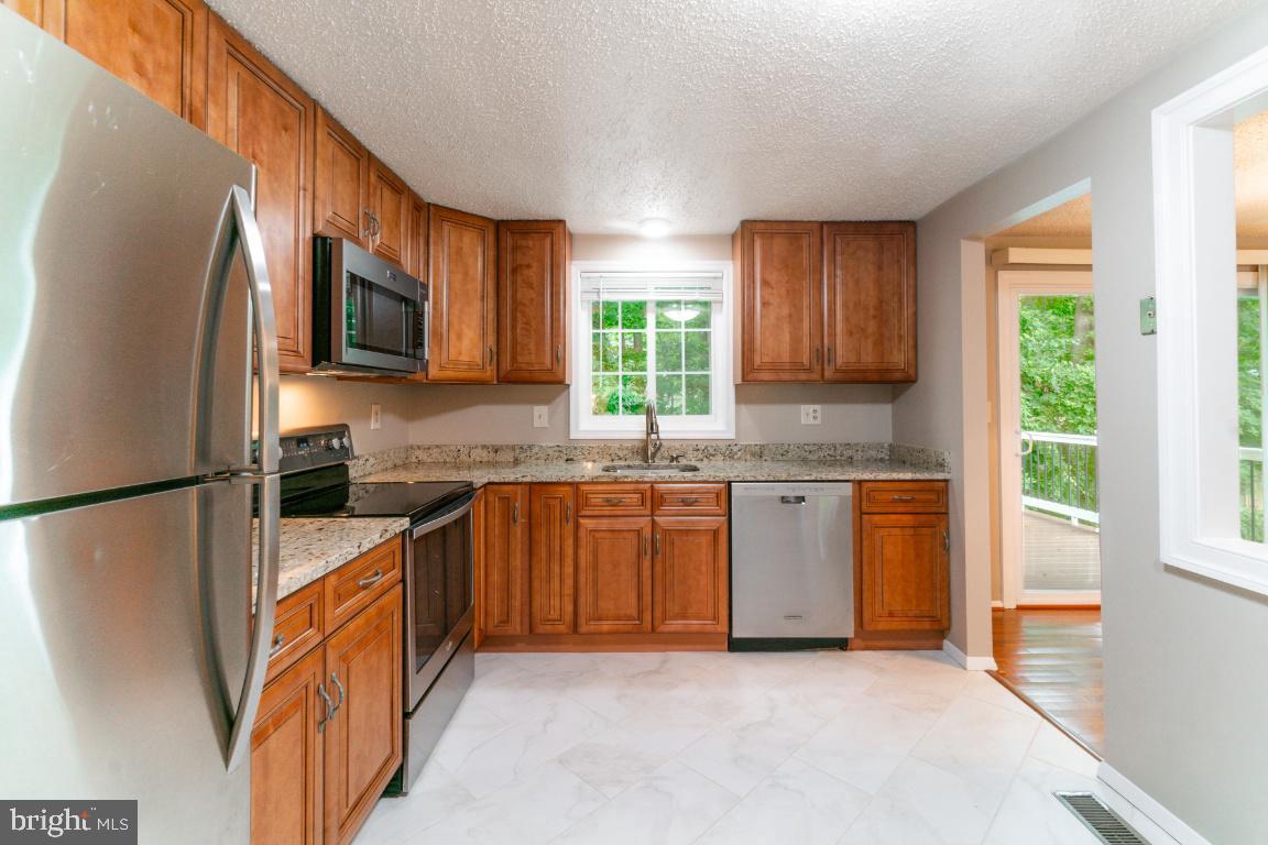 5906 Oak Leather Dr Property Photo 10