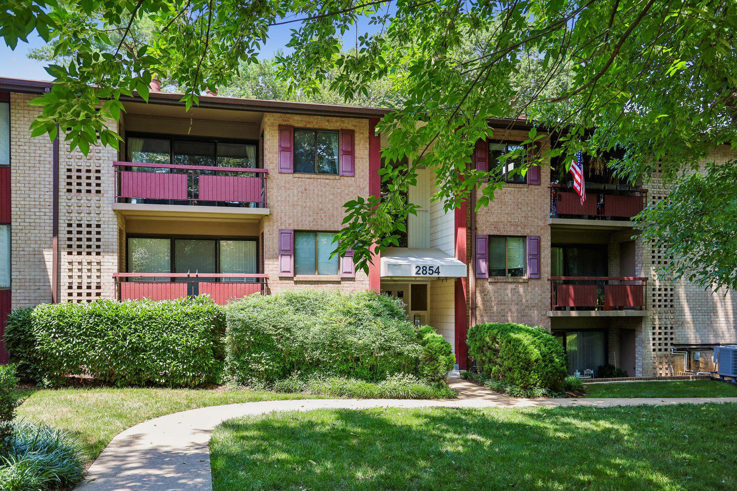 2854 Dover Ln Property Photo 1