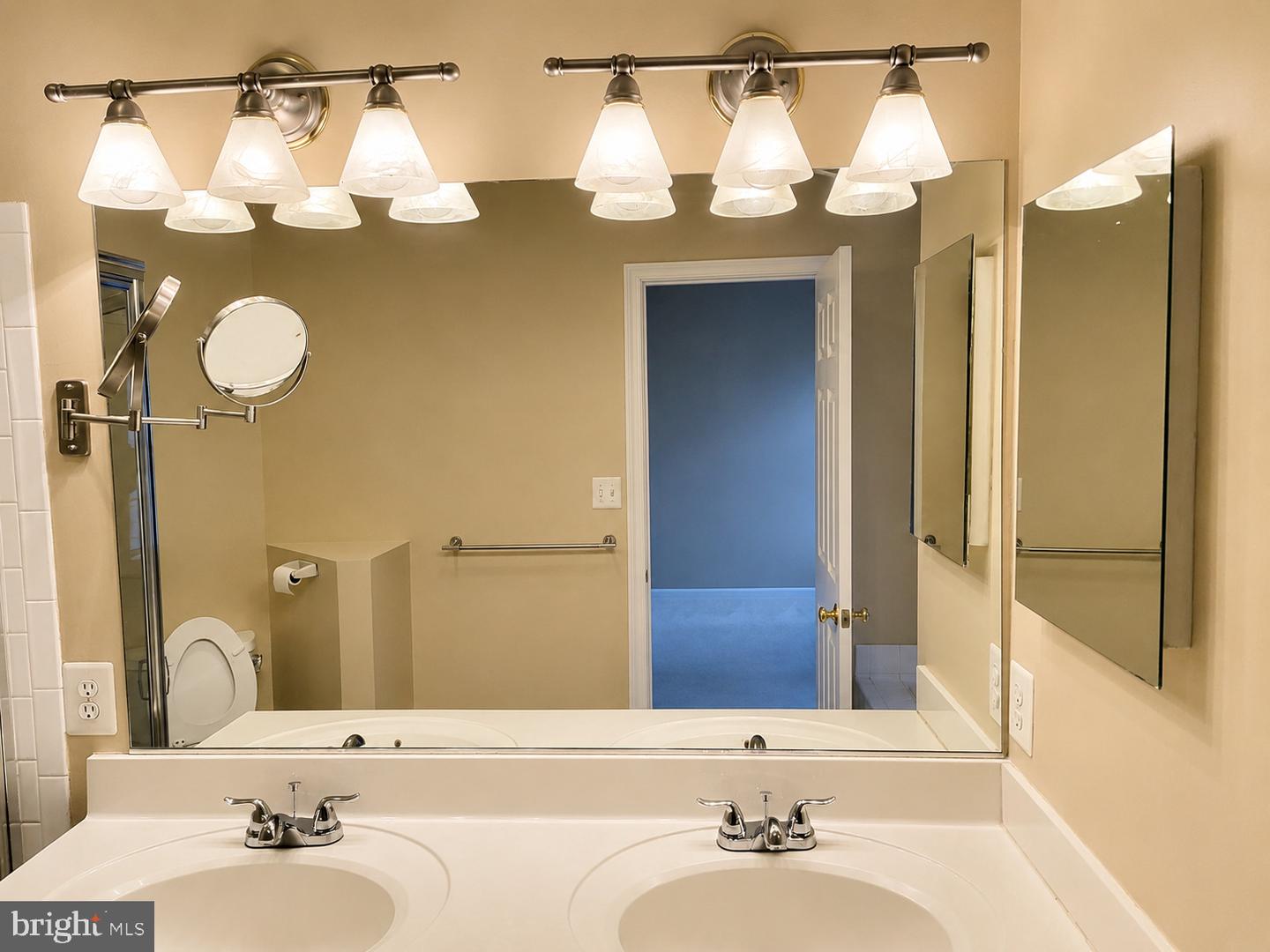 13225 Rolling Plains Ct Property Photo 32