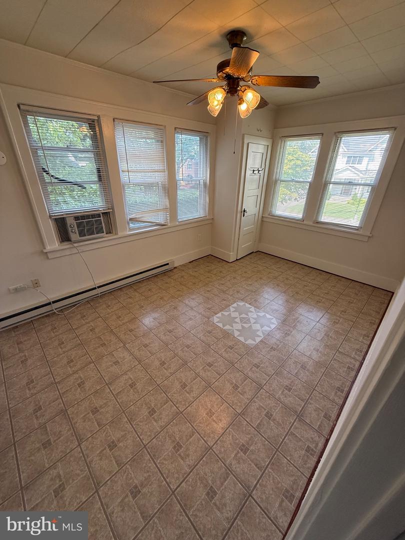 1131 Marion Ave Property Photo 3