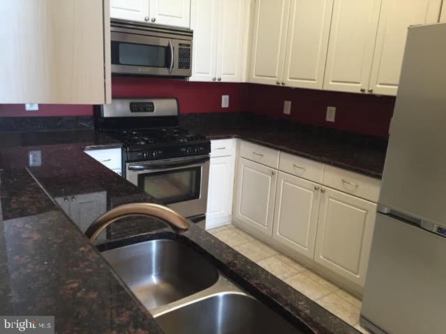 2701 Bellforest Ct #403 Property Photo 5