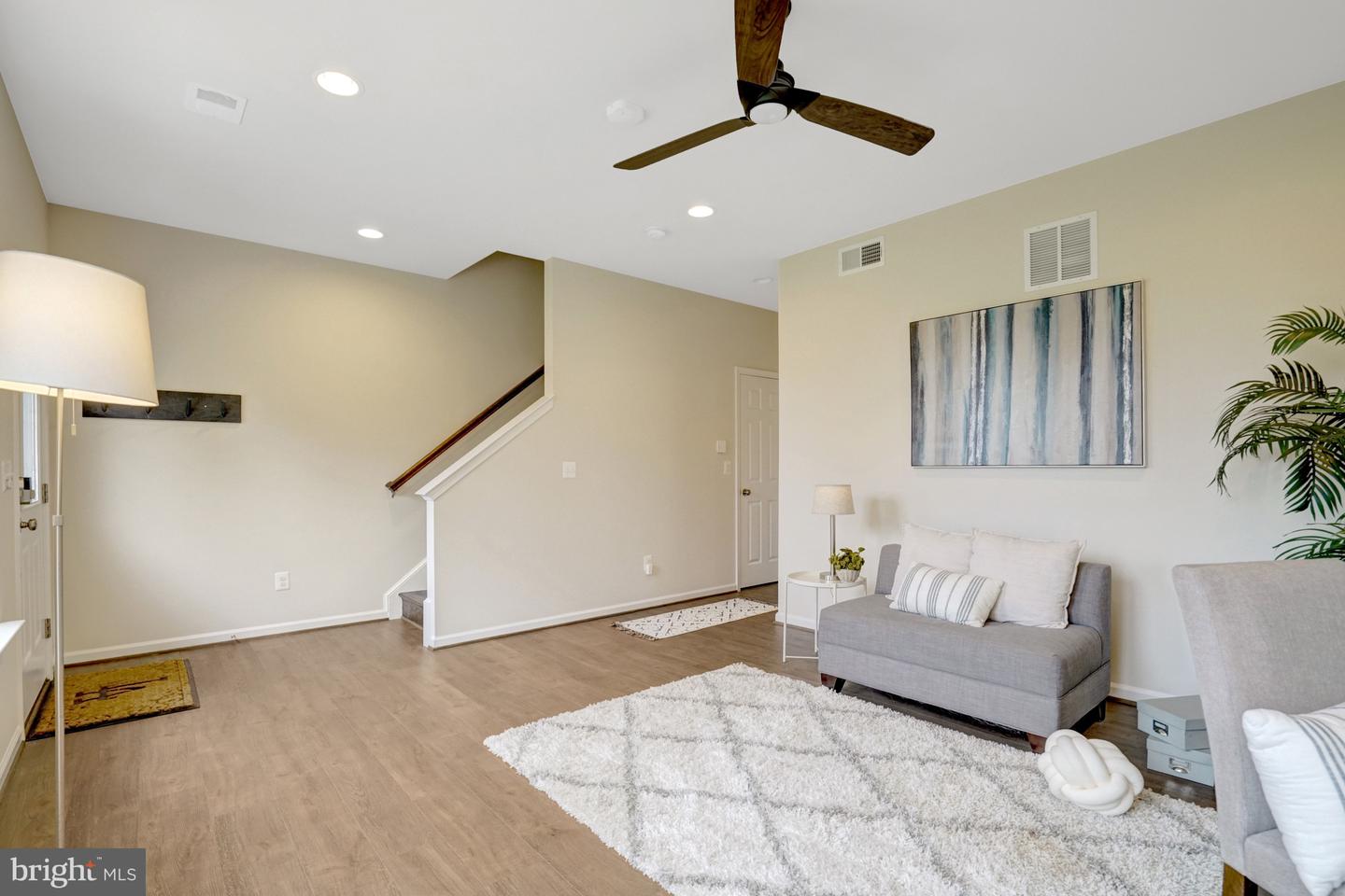 8374 Sallyport St Property Photo 4