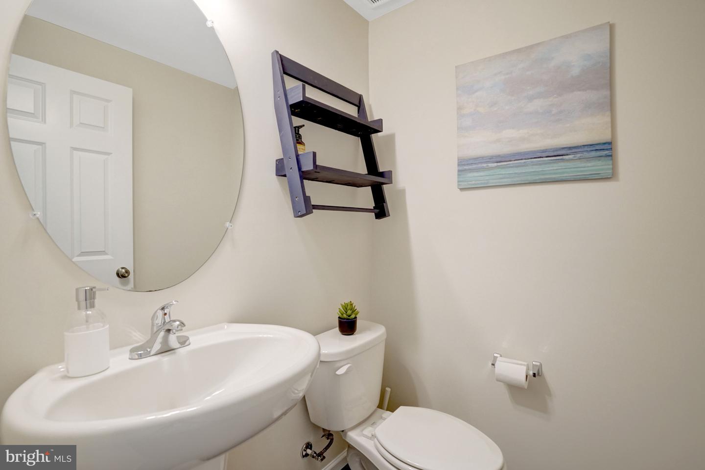 8374 Sallyport St Property Photo 5