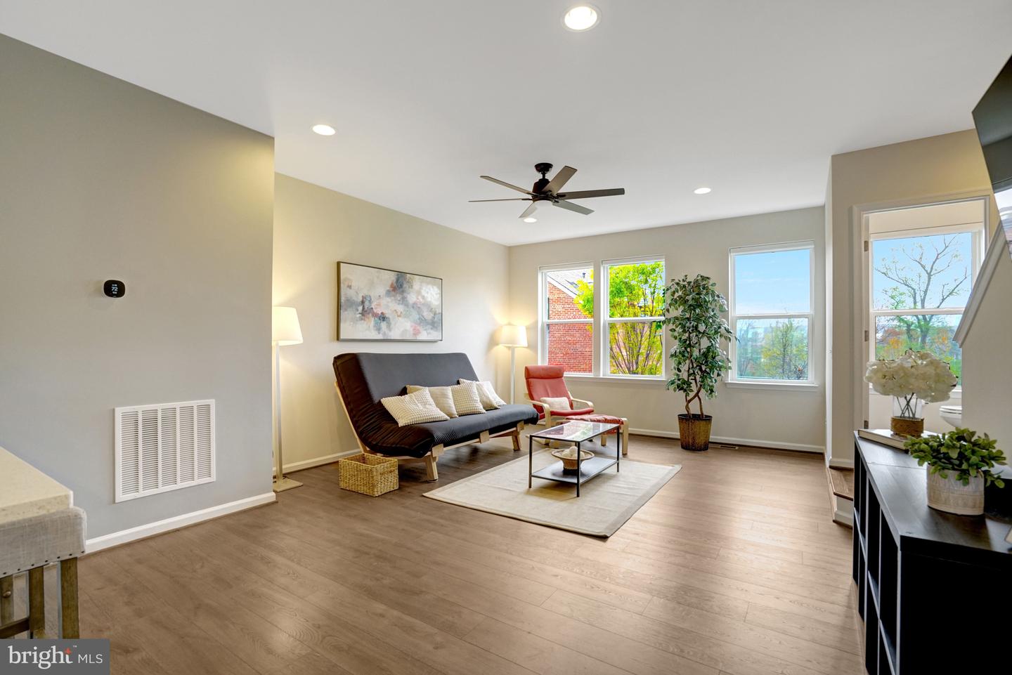 8374 Sallyport St Property Photo 6
