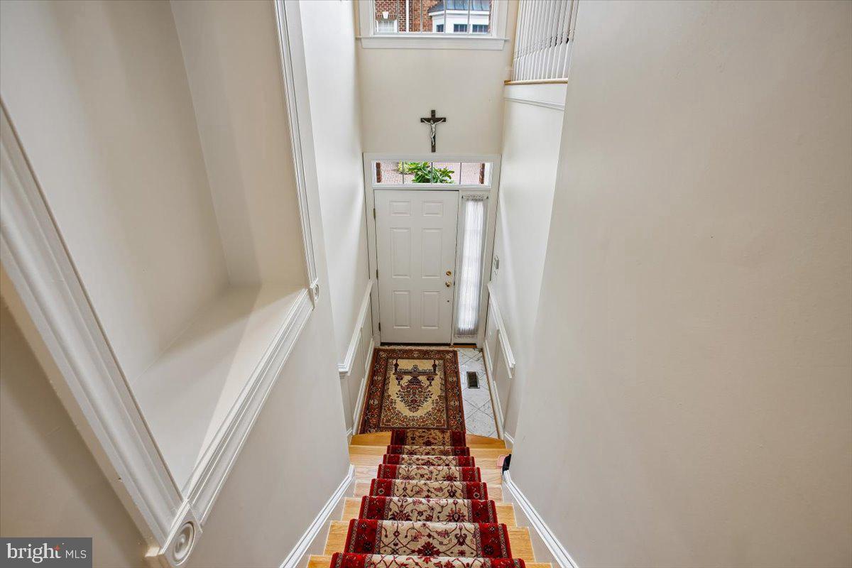 1309 Mclean Crest Ct Property Photo 4