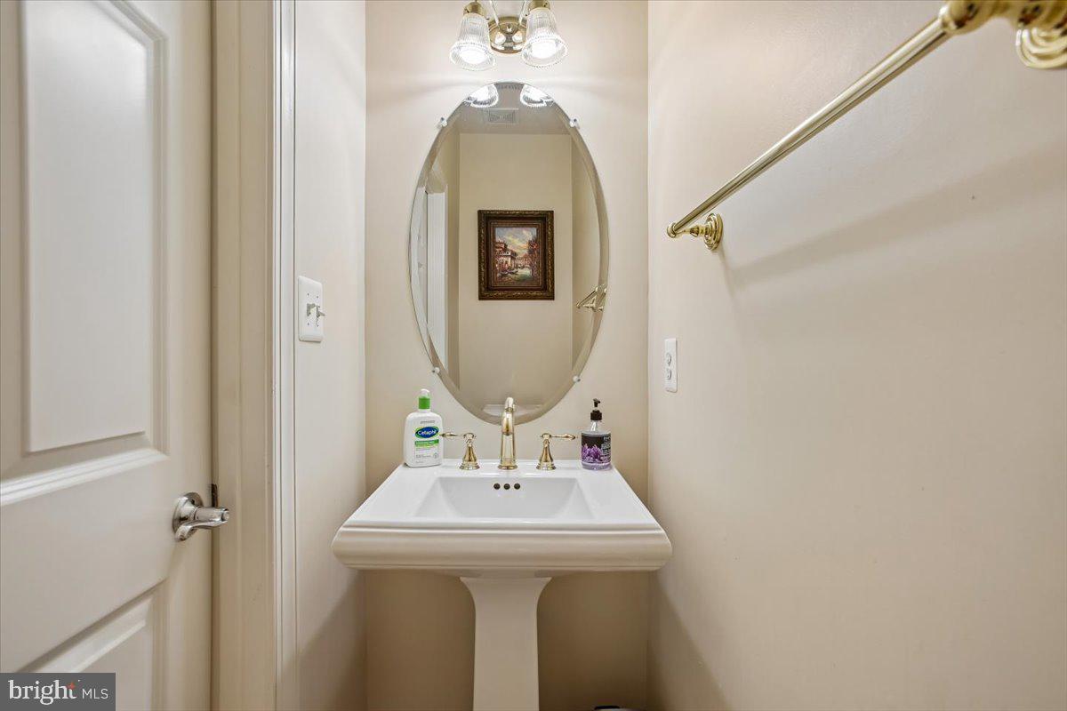 1309 Mclean Crest Ct Property Photo 10