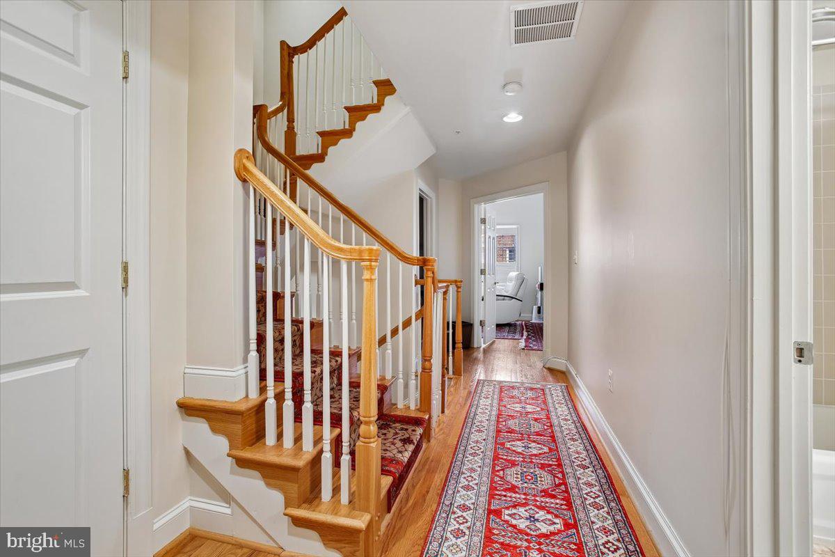 1309 Mclean Crest Ct Property Photo 18