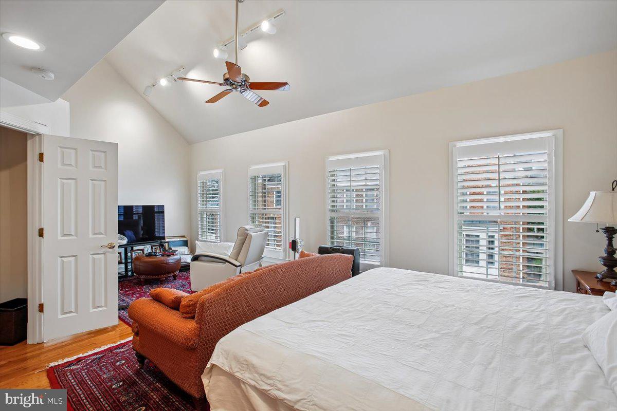 1309 Mclean Crest Ct Property Photo 22