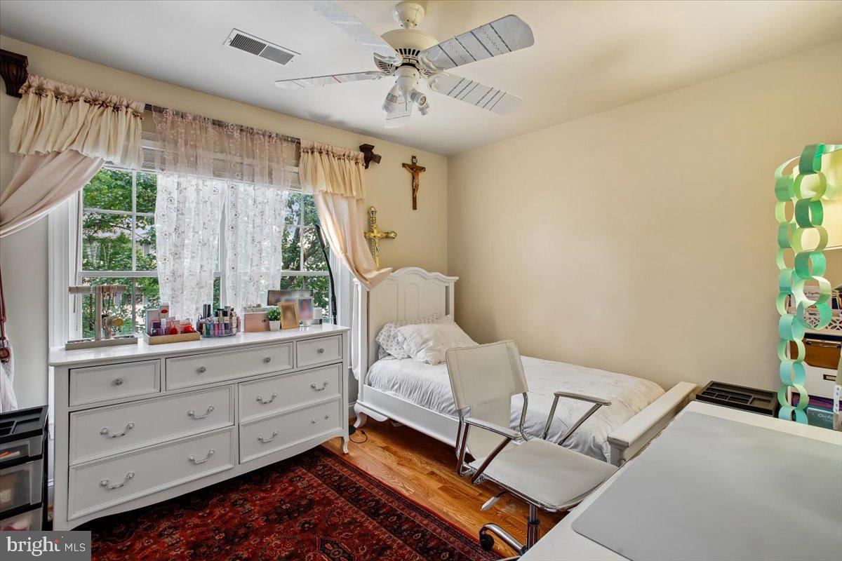 1309 Mclean Crest Ct Property Photo 27