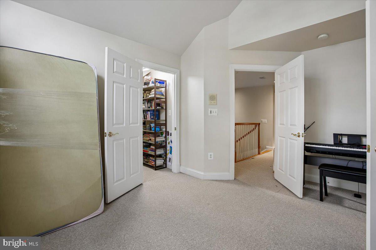 1309 Mclean Crest Ct Property Photo 36