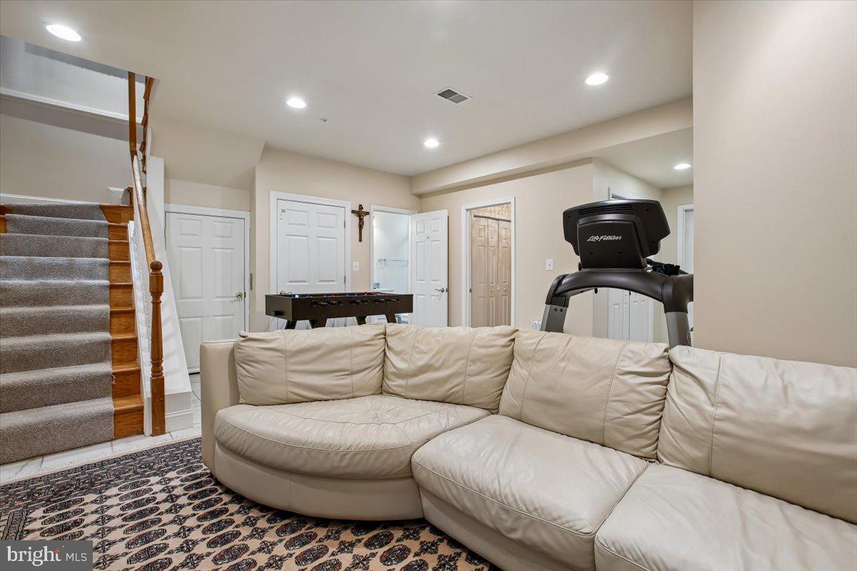 1309 Mclean Crest Ct Property Photo 41