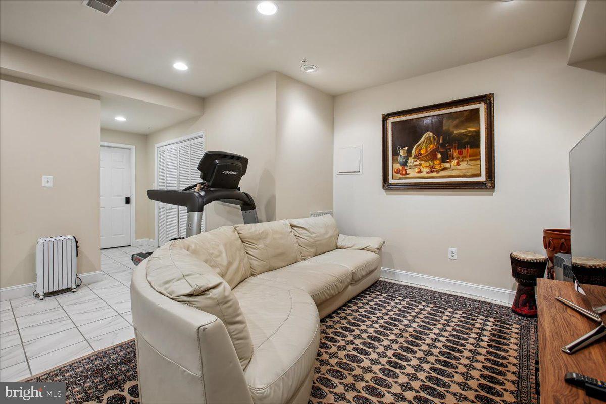 1309 Mclean Crest Ct Property Photo 42