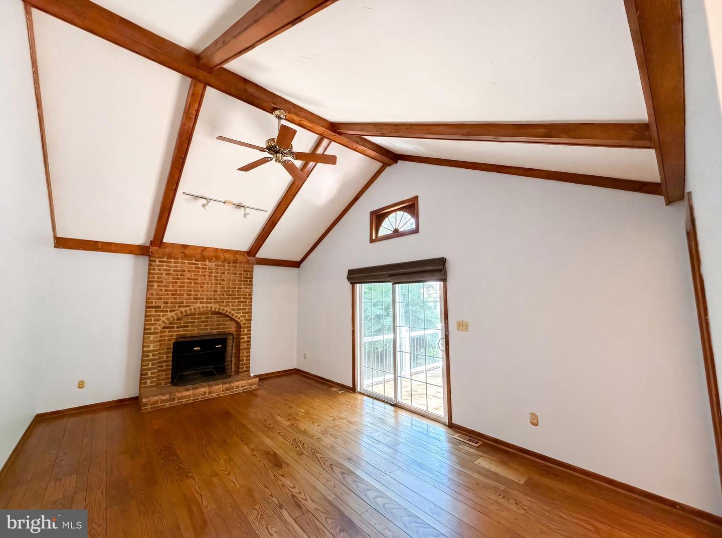 4819 Powell Rd Property Photo 3
