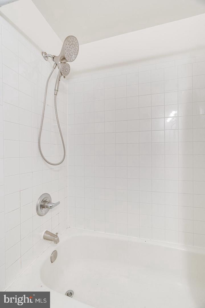 4418 Pembrook Village Dr #121 Property Photo 23